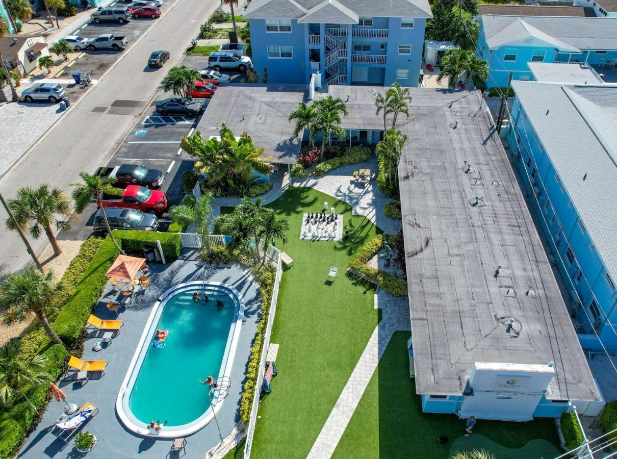 St. Pete Beach Suites Екстериор снимка