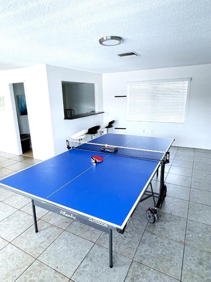 St. Pete Beach Suites Екстериор снимка