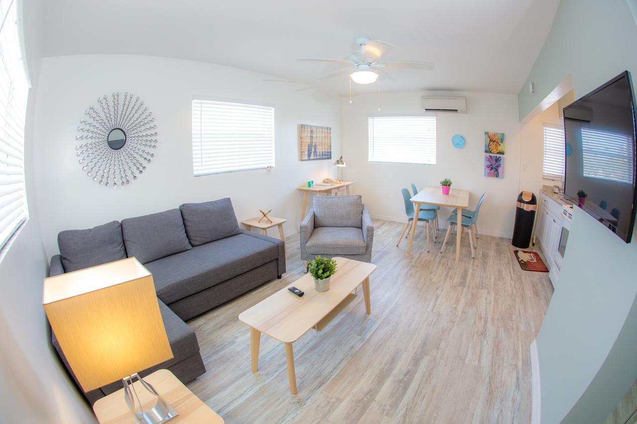 St. Pete Beach Suites Екстериор снимка