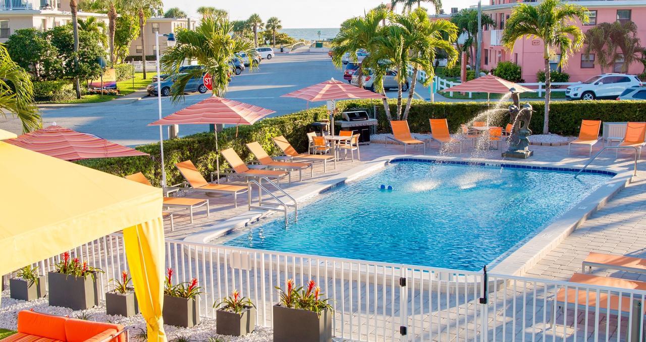 St. Pete Beach Suites Екстериор снимка