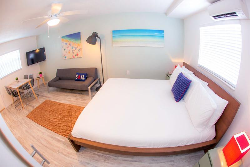 St. Pete Beach Suites Екстериор снимка