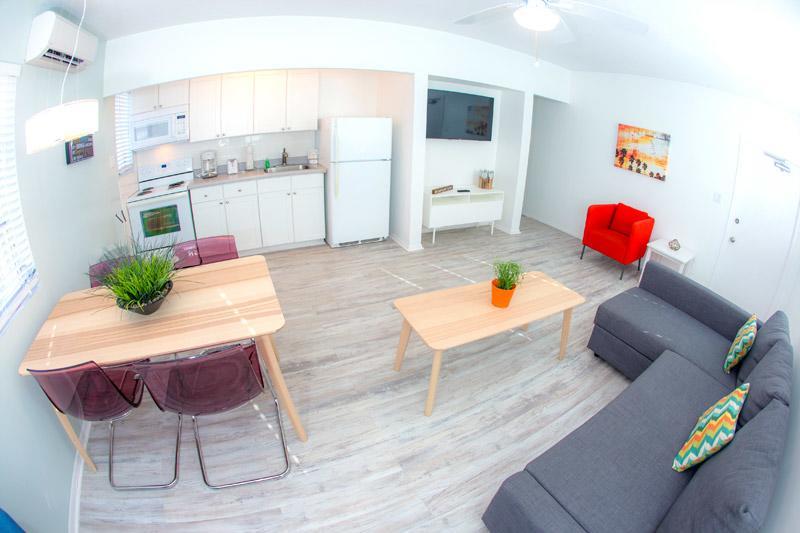 St. Pete Beach Suites Екстериор снимка