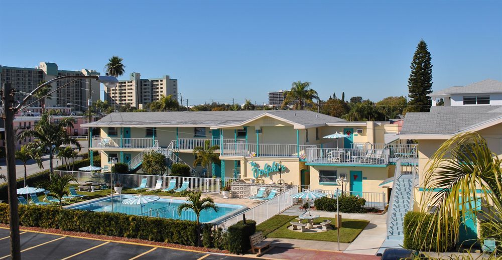 St. Pete Beach Suites Екстериор снимка